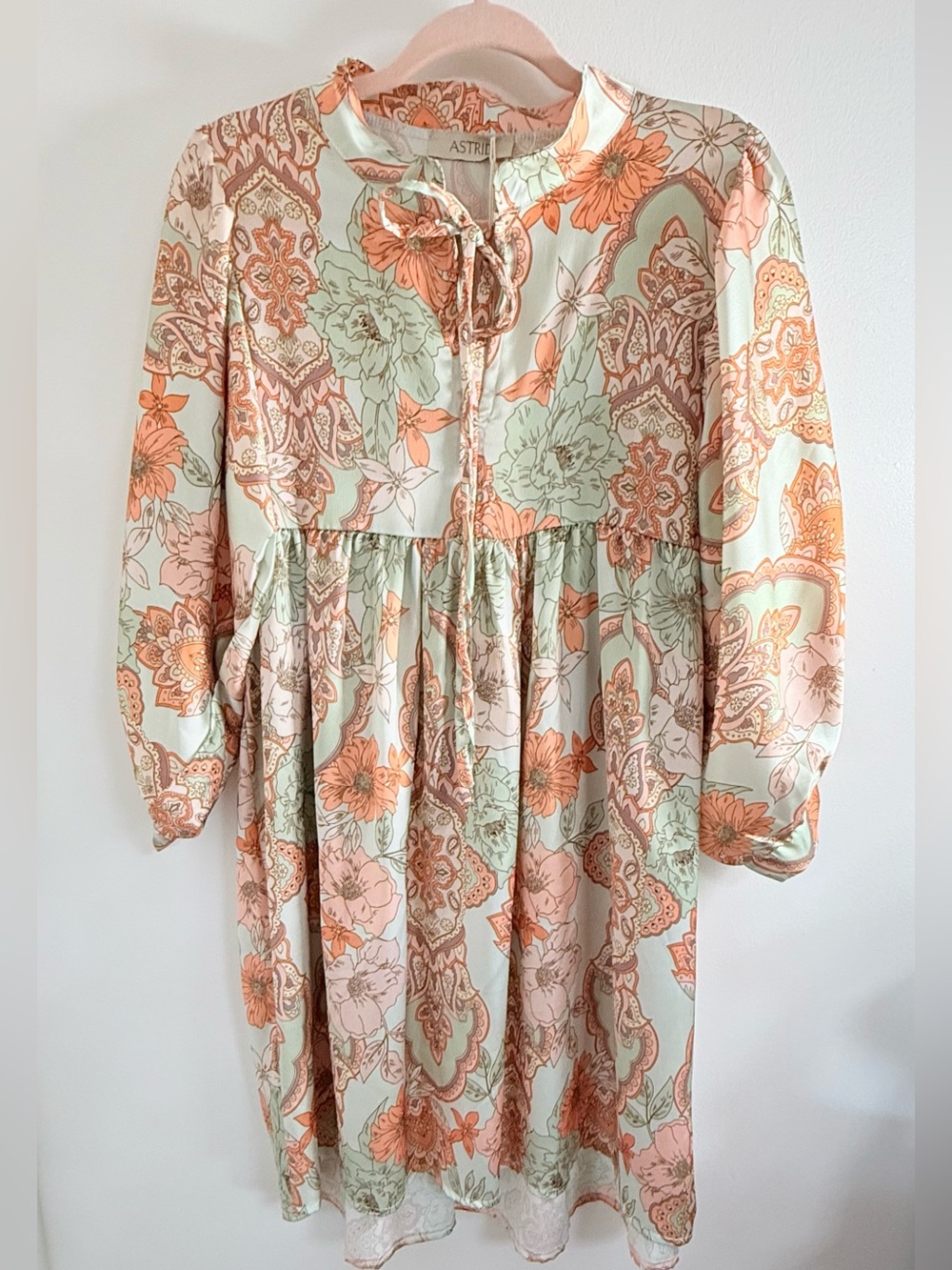 ASTRID Italian made Peach & Sage Paisley Tie-Neck Mini Dress - Picture 2 of 7